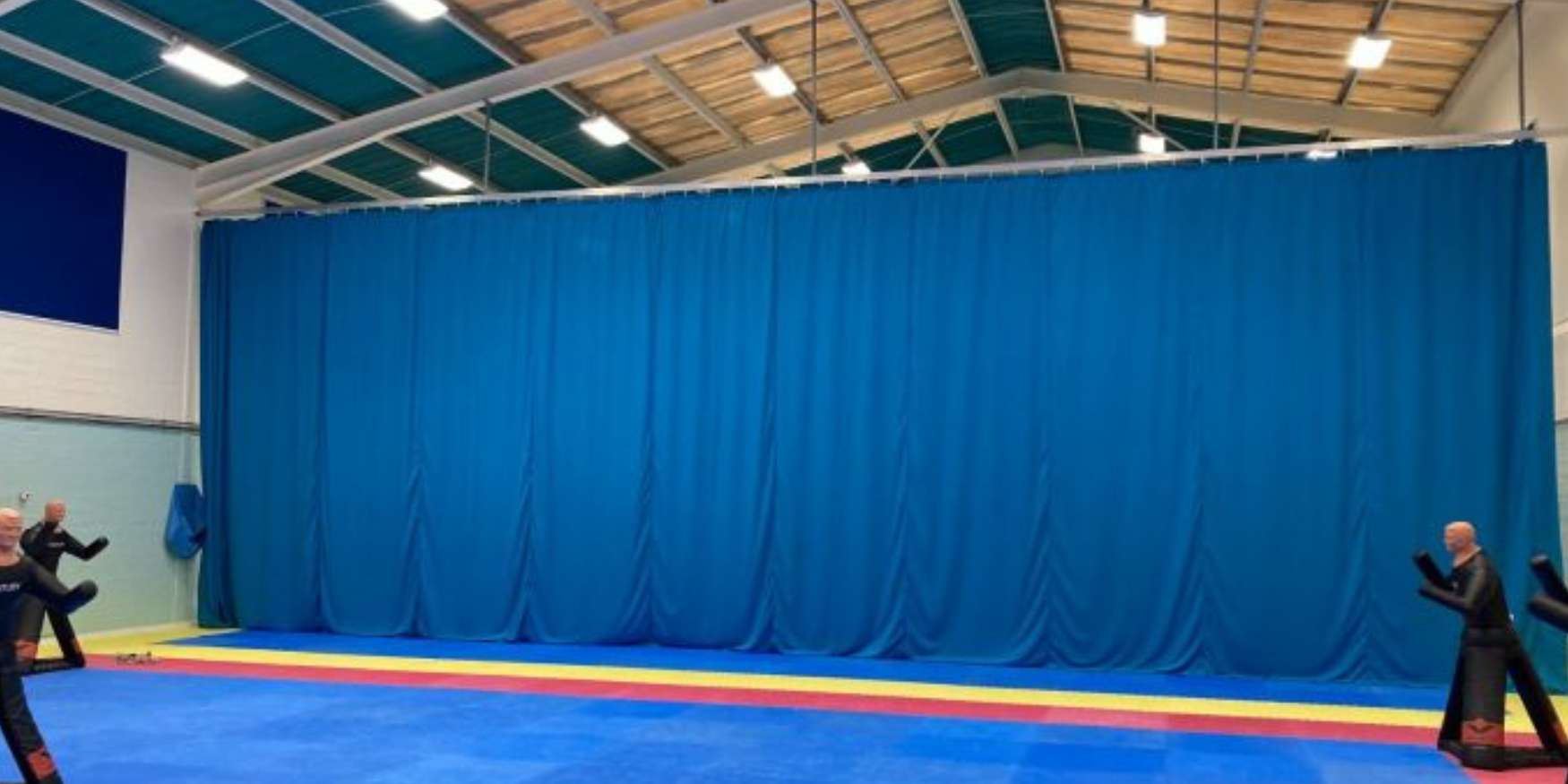 Avantages des rideaux anti-bruit pour les salles de sport
