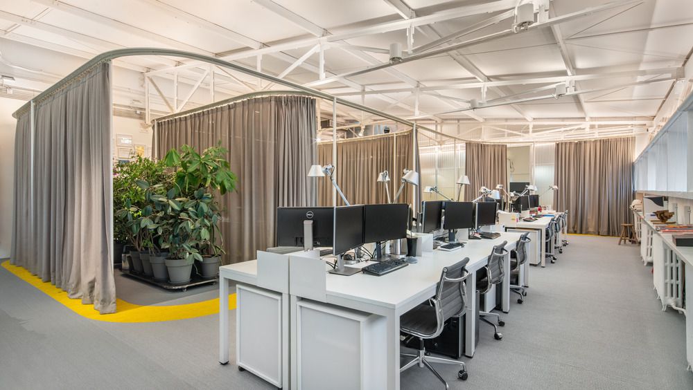 Rendre vos bureaux modulables grâce aux rideaux phoniques amovibles !